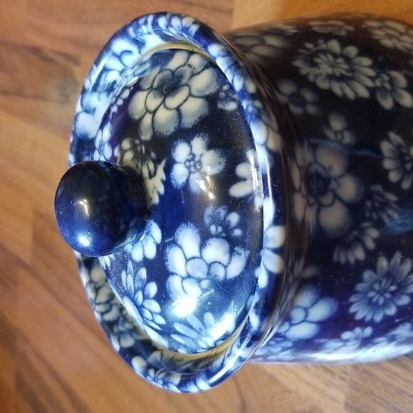 Blue & White Floral Calico Print Porcelain Covered Dish Pottery Jar Vessel - Picture 11 of 12